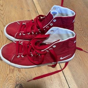 Rare Nike Hi tops fits 8 or 8.5